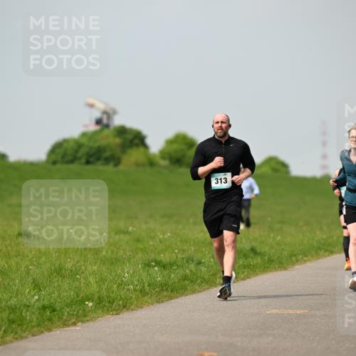 10.05.2026 - 8. Wedeler Halbmarathon Dr. Thomas Lammeyer http://msf.ph/oto/9705801 10.05.2026 11:55:52 Laufen 313, 485 meine-sportfotos.de