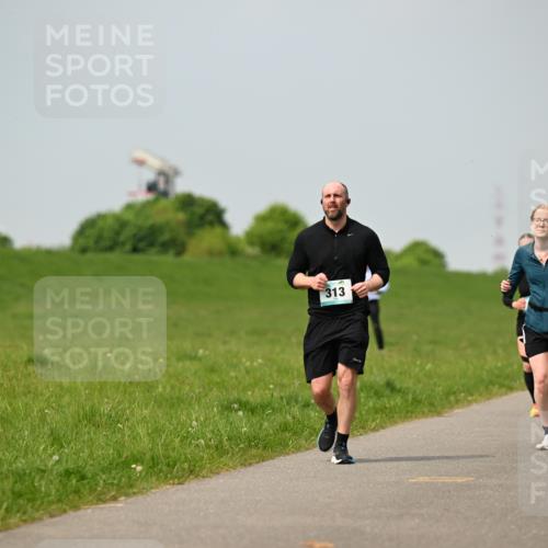 10.05.2026 - 8. Wedeler Halbmarathon Dr. Thomas Lammeyer http://msf.ph/oto/9705803 10.05.2026 11:55:52 Laufen 313, 485 meine-sportfotos.de