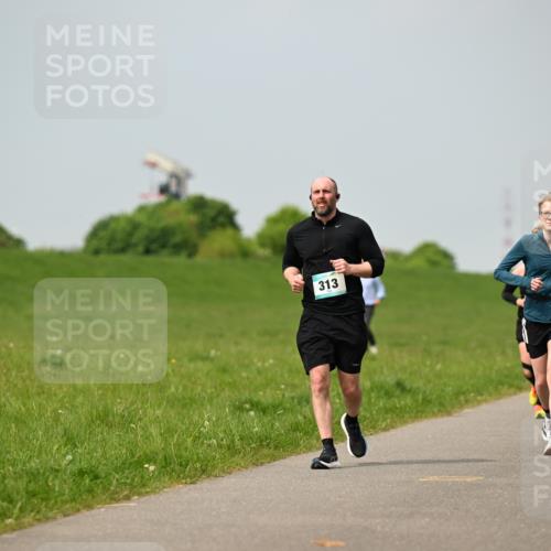 10.05.2026 - 8. Wedeler Halbmarathon Dr. Thomas Lammeyer http://msf.ph/oto/9705804 10.05.2026 11:55:53 Laufen 313, 485 meine-sportfotos.de