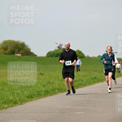 10.05.2026 - 8. Wedeler Halbmarathon Dr. Thomas Lammeyer http://msf.ph/oto/9705815 10.05.2026 11:55:54 Laufen 313, 485 meine-sportfotos.de