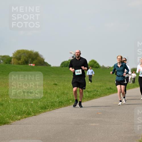 10.05.2026 - 8. Wedeler Halbmarathon Dr. Thomas Lammeyer http://msf.ph/oto/9705819 10.05.2026 11:55:54 Laufen 313, 485 meine-sportfotos.de
