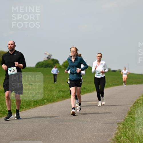 10.05.2026 - 8. Wedeler Halbmarathon Dr. Thomas Lammeyer http://msf.ph/oto/9705831 10.05.2026 11:55:56 Laufen 313, 485 meine-sportfotos.de
