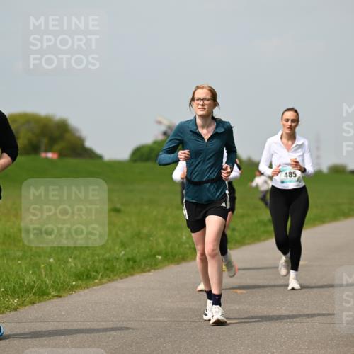 10.05.2026 - 8. Wedeler Halbmarathon Dr. Thomas Lammeyer http://msf.ph/oto/9705834 10.05.2026 11:55:57 Laufen 313, 485 meine-sportfotos.de
