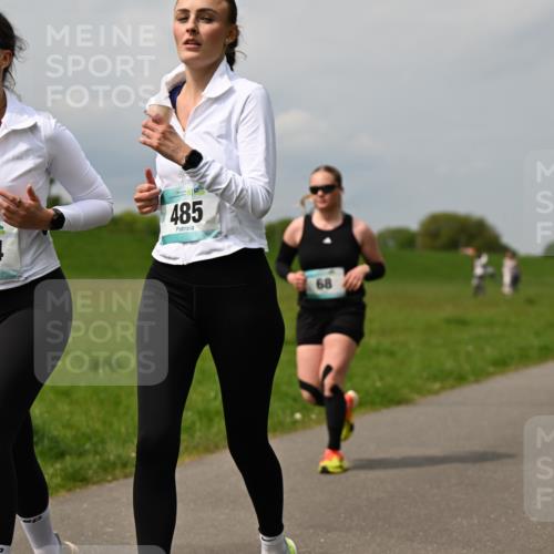 10.05.2026 - 8. Wedeler Halbmarathon Dr. Thomas Lammeyer http://msf.ph/oto/9705854 10.05.2026 11:56:02 Laufen 19096, 484, 485 meine-sportfotos.de