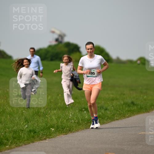 10.05.2026 - 8. Wedeler Halbmarathon Dr. Thomas Lammeyer http://msf.ph/oto/9705860 10.05.2026 11:56:07 Laufen 495 meine-sportfotos.de