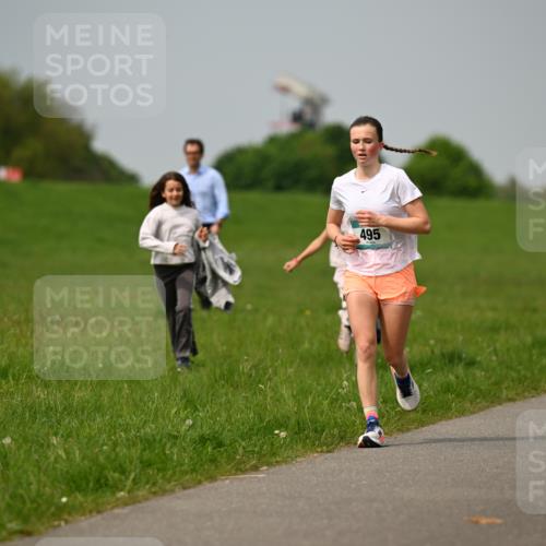 10.05.2026 - 8. Wedeler Halbmarathon Dr. Thomas Lammeyer http://msf.ph/oto/9705863 10.05.2026 11:56:07 Laufen 495 meine-sportfotos.de