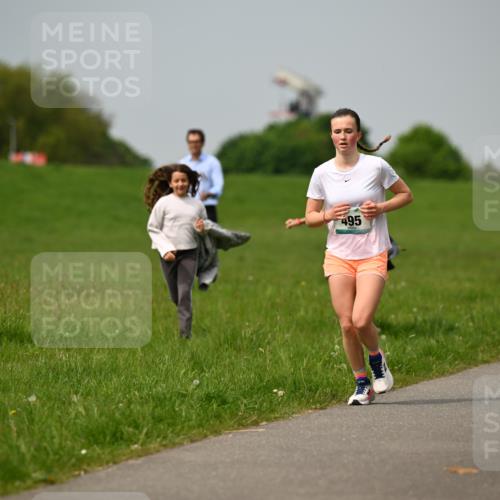 10.05.2026 - 8. Wedeler Halbmarathon Dr. Thomas Lammeyer http://msf.ph/oto/9705866 10.05.2026 11:56:08 Laufen 495 meine-sportfotos.de