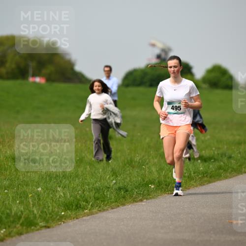 10.05.2026 - 8. Wedeler Halbmarathon Dr. Thomas Lammeyer http://msf.ph/oto/9705867 10.05.2026 11:56:08 Laufen 495 meine-sportfotos.de
