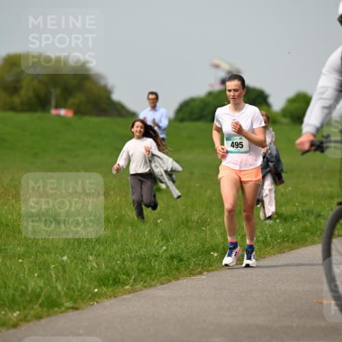 10.05.2026 - 8. Wedeler Halbmarathon Dr. Thomas Lammeyer http://msf.ph/oto/9705869 10.05.2026 11:56:08 Laufen 495 meine-sportfotos.de