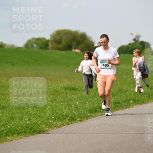 10.05.2026 - 8. Wedeler Halbmarathon Dr. Thomas Lammeyer http://msf.ph/oto/9705874 10.05.2026 11:56:09 Laufen 495 meine-sportfotos.de