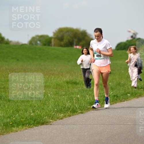 10.05.2026 - 8. Wedeler Halbmarathon Dr. Thomas Lammeyer http://msf.ph/oto/9705876 10.05.2026 11:56:09 Laufen 495 meine-sportfotos.de