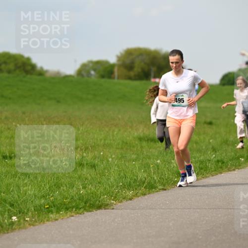 10.05.2026 - 8. Wedeler Halbmarathon Dr. Thomas Lammeyer http://msf.ph/oto/9705877 10.05.2026 11:56:10 Laufen 495 meine-sportfotos.de