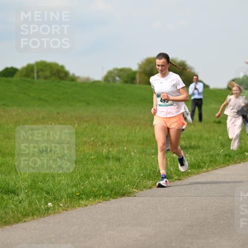 10.05.2026 - 8. Wedeler Halbmarathon Dr. Thomas Lammeyer http://msf.ph/oto/9705881 10.05.2026 11:56:10 Laufen 495 meine-sportfotos.de