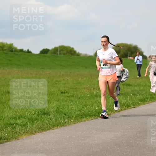 10.05.2026 - 8. Wedeler Halbmarathon Dr. Thomas Lammeyer http://msf.ph/oto/9705885 10.05.2026 11:56:11 Laufen 495 meine-sportfotos.de