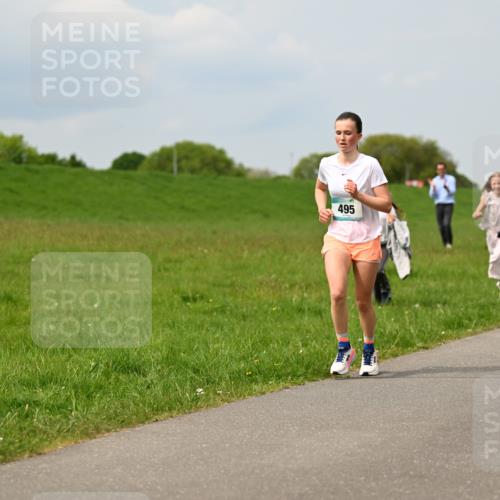 10.05.2026 - 8. Wedeler Halbmarathon Dr. Thomas Lammeyer http://msf.ph/oto/9705886 10.05.2026 11:56:11 Laufen 495 meine-sportfotos.de