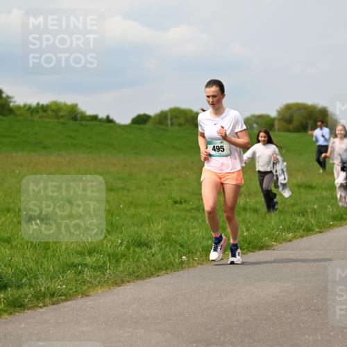 10.05.2026 - 8. Wedeler Halbmarathon Dr. Thomas Lammeyer http://msf.ph/oto/9705890 10.05.2026 11:56:11 Laufen 495 meine-sportfotos.de