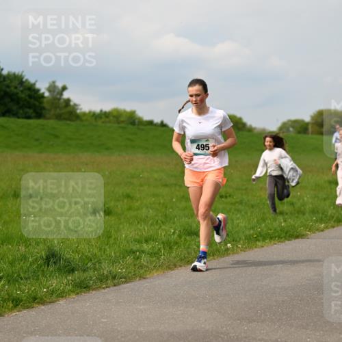 10.05.2026 - 8. Wedeler Halbmarathon Dr. Thomas Lammeyer http://msf.ph/oto/9705893 10.05.2026 11:56:12 Laufen 495 meine-sportfotos.de