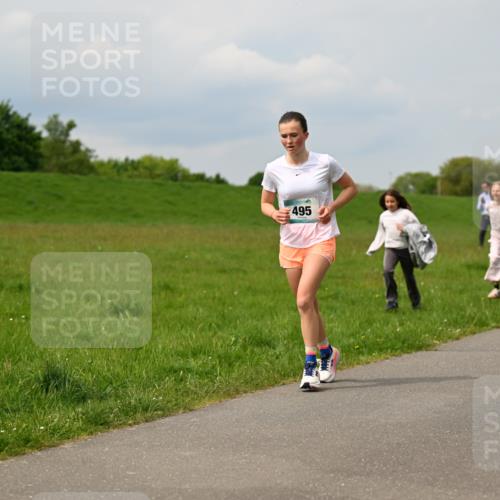 10.05.2026 - 8. Wedeler Halbmarathon Dr. Thomas Lammeyer http://msf.ph/oto/9705894 10.05.2026 11:56:12 Laufen 495 meine-sportfotos.de
