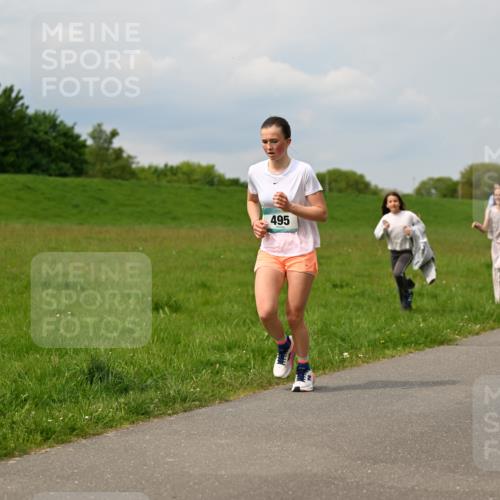 10.05.2026 - 8. Wedeler Halbmarathon Dr. Thomas Lammeyer http://msf.ph/oto/9705895 10.05.2026 11:56:12 Laufen 495 meine-sportfotos.de
