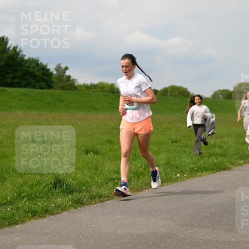 10.05.2026 - 8. Wedeler Halbmarathon Dr. Thomas Lammeyer http://msf.ph/oto/9705896 10.05.2026 11:56:12 Laufen  meine-sportfotos.de
