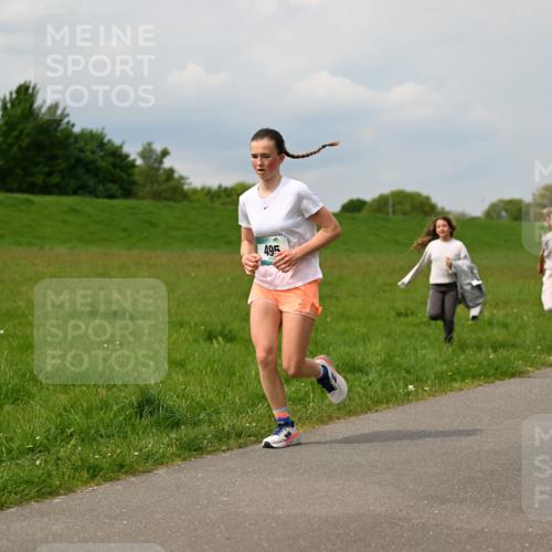 10.05.2026 - 8. Wedeler Halbmarathon Dr. Thomas Lammeyer http://msf.ph/oto/9705897 10.05.2026 11:56:12 Laufen 495 meine-sportfotos.de