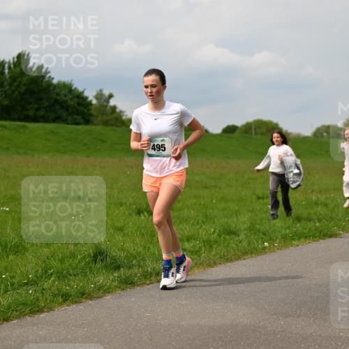 10.05.2026 - 8. Wedeler Halbmarathon Dr. Thomas Lammeyer http://msf.ph/oto/9705898 10.05.2026 11:56:12 Laufen 495 meine-sportfotos.de