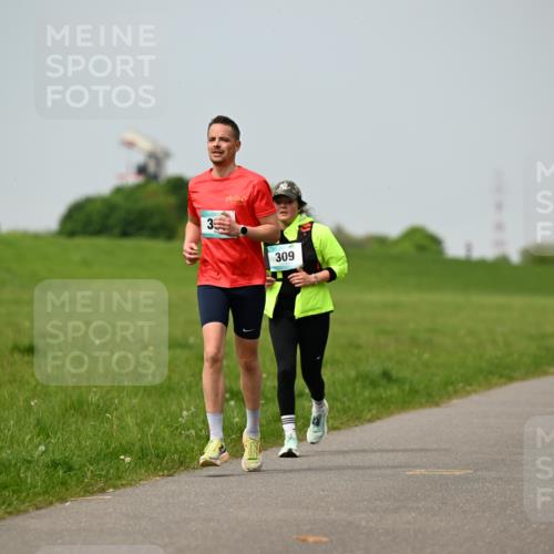 10.05.2026 - 8. Wedeler Halbmarathon Dr. Thomas Lammeyer http://msf.ph/oto/9705931 10.05.2026 11:56:31 Laufen 309 meine-sportfotos.de