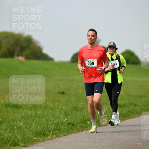 10.05.2026 - 8. Wedeler Halbmarathon Dr. Thomas Lammeyer http://msf.ph/oto/9705942 10.05.2026 11:56:32 Laufen 359, 209 meine-sportfotos.de