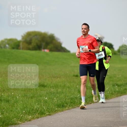 10.05.2026 - 8. Wedeler Halbmarathon Dr. Thomas Lammeyer http://msf.ph/oto/9705943 10.05.2026 11:56:33 Laufen 309 meine-sportfotos.de