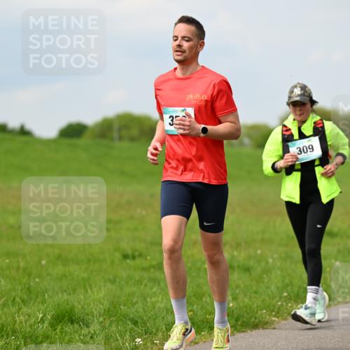 10.05.2026 - 8. Wedeler Halbmarathon Dr. Thomas Lammeyer http://msf.ph/oto/9705950 10.05.2026 11:56:36 Laufen 309 meine-sportfotos.de