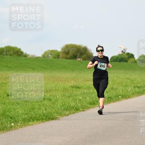 10.05.2026 - 8. Wedeler Halbmarathon Dr. Thomas Lammeyer http://msf.ph/oto/9705989 10.05.2026 11:56:52 Laufen 475 meine-sportfotos.de