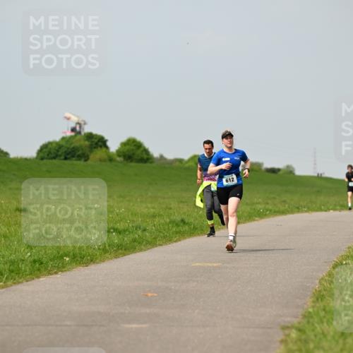 10.05.2026 - 8. Wedeler Halbmarathon Dr. Thomas Lammeyer http://msf.ph/oto/9705998 10.05.2026 11:56:55 Laufen 612 meine-sportfotos.de