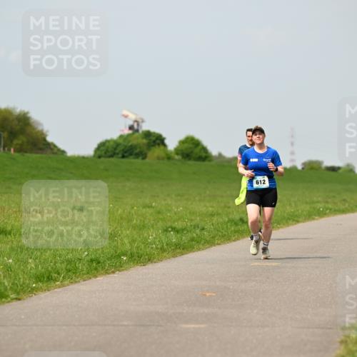 10.05.2026 - 8. Wedeler Halbmarathon Dr. Thomas Lammeyer http://msf.ph/oto/9706007 10.05.2026 11:56:56 Laufen 612 meine-sportfotos.de