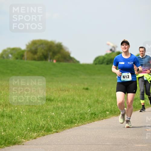 10.05.2026 - 8. Wedeler Halbmarathon Dr. Thomas Lammeyer http://msf.ph/oto/9706022 10.05.2026 11:56:58 Laufen 612 meine-sportfotos.de