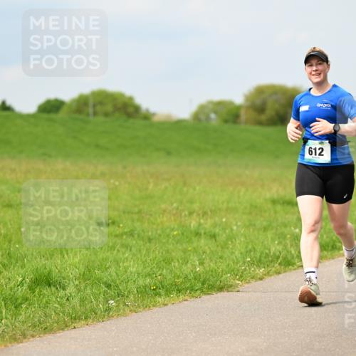 10.05.2026 - 8. Wedeler Halbmarathon Dr. Thomas Lammeyer http://msf.ph/oto/9706034 10.05.2026 11:57:00 Laufen 612 meine-sportfotos.de