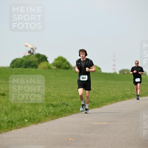 10.05.2026 - 8. Wedeler Halbmarathon Dr. Thomas Lammeyer http://msf.ph/oto/9706038 10.05.2026 11:57:13 Laufen 662 meine-sportfotos.de