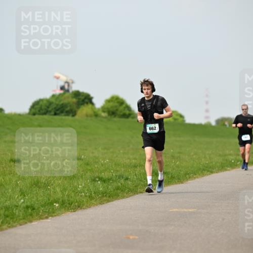 10.05.2026 - 8. Wedeler Halbmarathon Dr. Thomas Lammeyer http://msf.ph/oto/9706039 10.05.2026 11:57:13 Laufen 662 meine-sportfotos.de