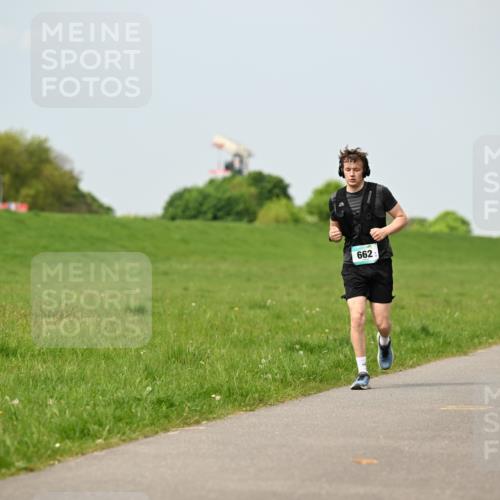 10.05.2026 - 8. Wedeler Halbmarathon Dr. Thomas Lammeyer http://msf.ph/oto/9706045 10.05.2026 11:57:14 Laufen 662 meine-sportfotos.de