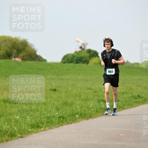10.05.2026 - 8. Wedeler Halbmarathon Dr. Thomas Lammeyer http://msf.ph/oto/9706049 10.05.2026 11:57:14 Laufen 662 meine-sportfotos.de