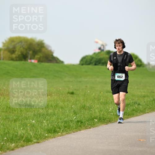 10.05.2026 - 8. Wedeler Halbmarathon Dr. Thomas Lammeyer http://msf.ph/oto/9706052 10.05.2026 11:57:15 Laufen 662 meine-sportfotos.de