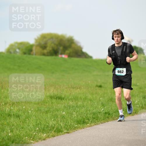 10.05.2026 - 8. Wedeler Halbmarathon Dr. Thomas Lammeyer http://msf.ph/oto/9706061 10.05.2026 11:57:16 Laufen 662 meine-sportfotos.de