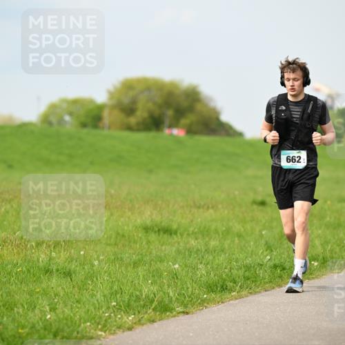 10.05.2026 - 8. Wedeler Halbmarathon Dr. Thomas Lammeyer http://msf.ph/oto/9706063 10.05.2026 11:57:16 Laufen 662 meine-sportfotos.de