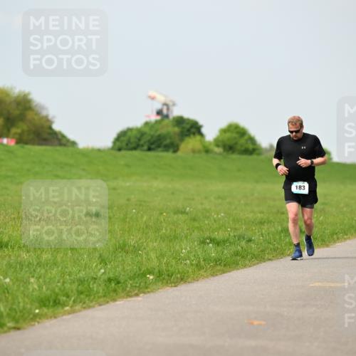 10.05.2026 - 8. Wedeler Halbmarathon Dr. Thomas Lammeyer http://msf.ph/oto/9706067 10.05.2026 11:57:20 Laufen 183 meine-sportfotos.de