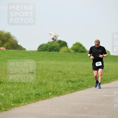 10.05.2026 - 8. Wedeler Halbmarathon Dr. Thomas Lammeyer http://msf.ph/oto/9706069 10.05.2026 11:57:21 Laufen 183 meine-sportfotos.de