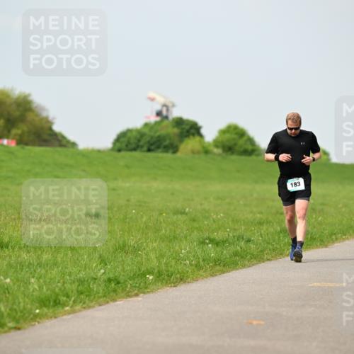 10.05.2026 - 8. Wedeler Halbmarathon Dr. Thomas Lammeyer http://msf.ph/oto/9706070 10.05.2026 11:57:21 Laufen 183 meine-sportfotos.de