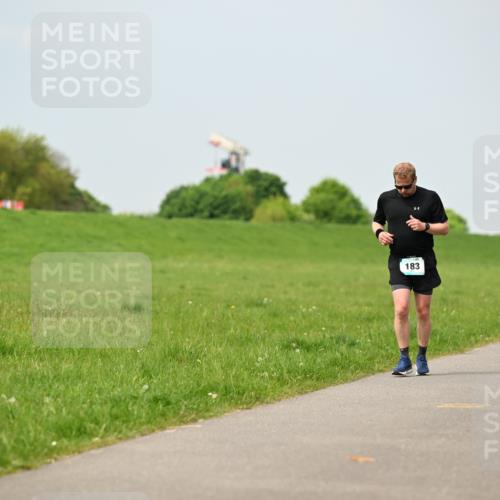 10.05.2026 - 8. Wedeler Halbmarathon Dr. Thomas Lammeyer http://msf.ph/oto/9706071 10.05.2026 11:57:21 Laufen 183 meine-sportfotos.de