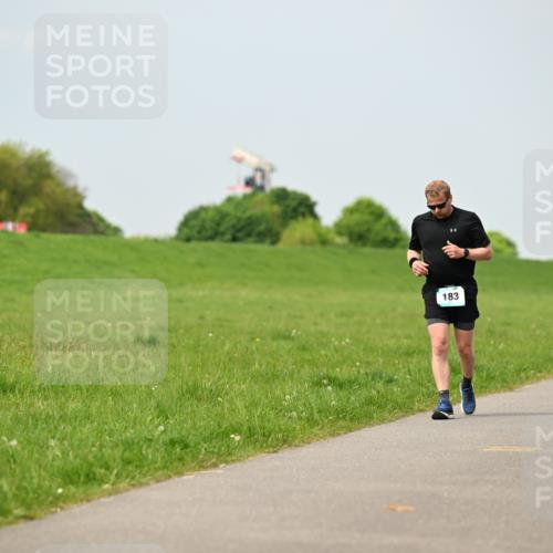 10.05.2026 - 8. Wedeler Halbmarathon Dr. Thomas Lammeyer http://msf.ph/oto/9706072 10.05.2026 11:57:21 Laufen 183 meine-sportfotos.de