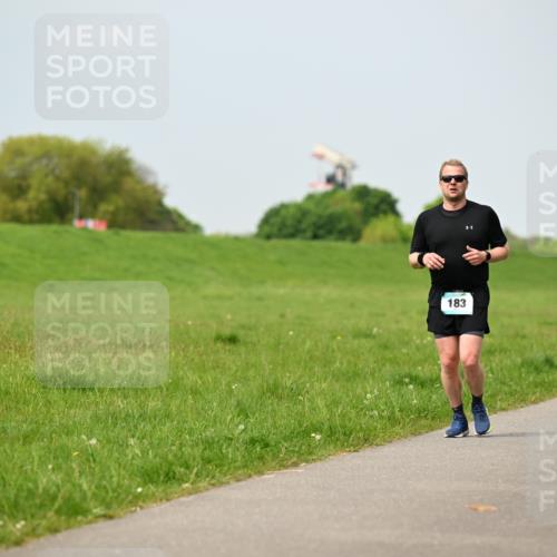 10.05.2026 - 8. Wedeler Halbmarathon Dr. Thomas Lammeyer http://msf.ph/oto/9706084 10.05.2026 11:57:23 Laufen 183 meine-sportfotos.de