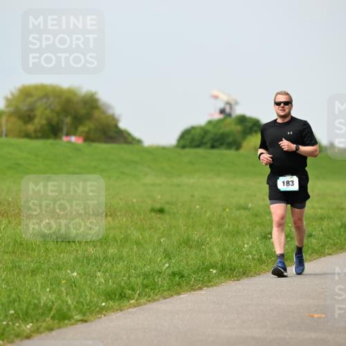 10.05.2026 - 8. Wedeler Halbmarathon Dr. Thomas Lammeyer http://msf.ph/oto/9706088 10.05.2026 11:57:23 Laufen 183 meine-sportfotos.de