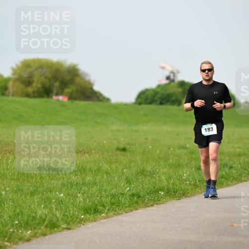 10.05.2026 - 8. Wedeler Halbmarathon Dr. Thomas Lammeyer http://msf.ph/oto/9706091 10.05.2026 11:57:24 Laufen 183 meine-sportfotos.de